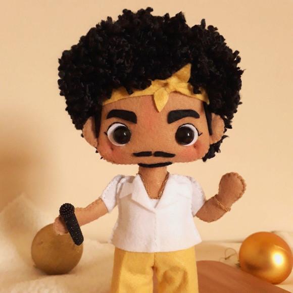 Boneco Bruno Mars - Look The Twon
