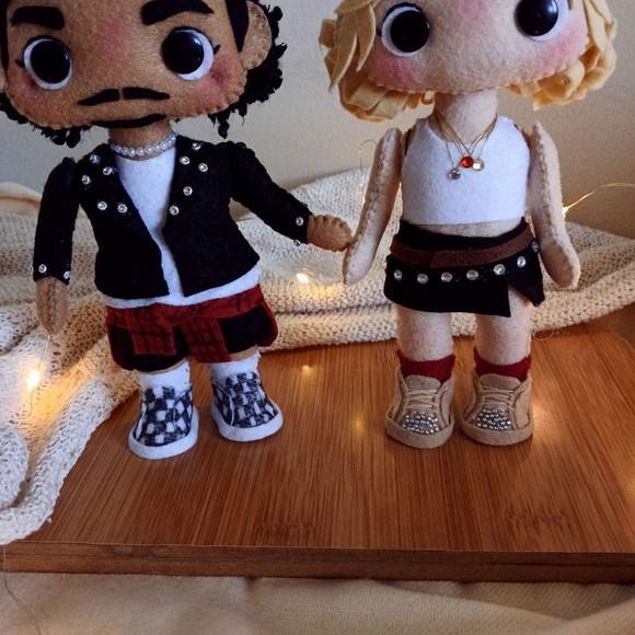 Boneco Bruno Mars e Rosé - Look Clipe Apt