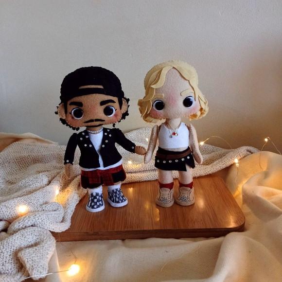 Boneco Bruno Mars e Rosé - Look Clipe Apt