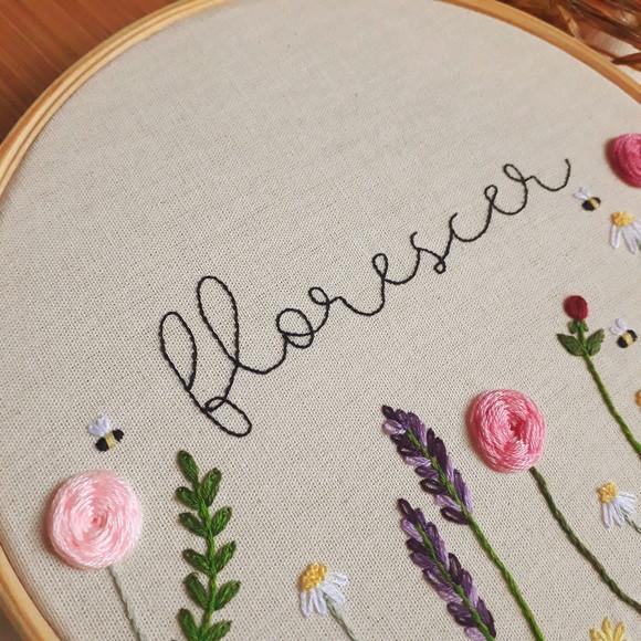 Quadro Bordado - Florescer