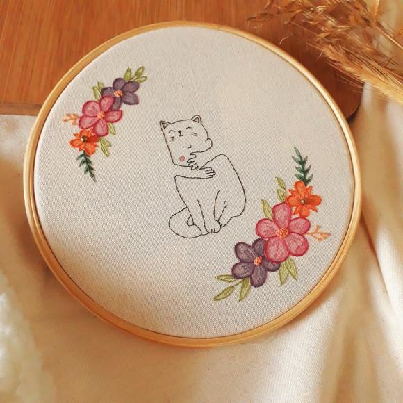 Quadro Bordado - Gatinho