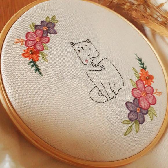 Quadro Bordado - Gatinho