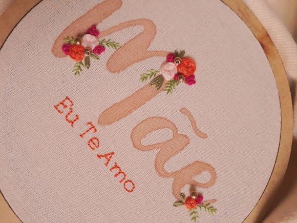 Quadro Bordado - Mãe Eu Te Amo