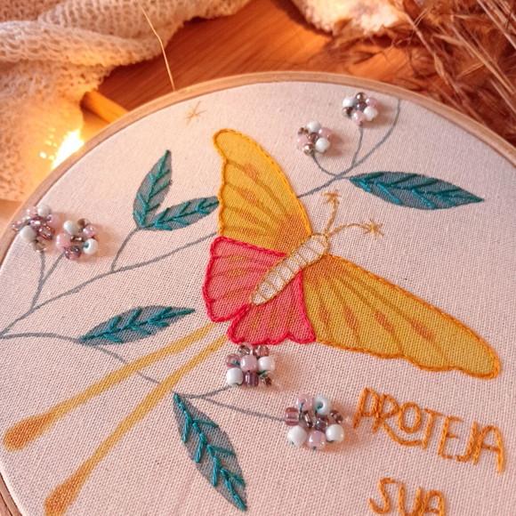 Quadro Bordado - Proteja Sua Paz