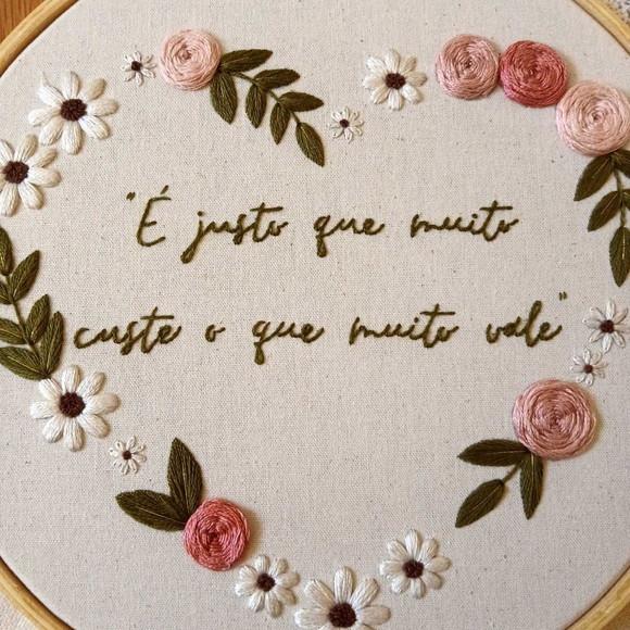 Quadro Bordado  É Justo Que Muito..