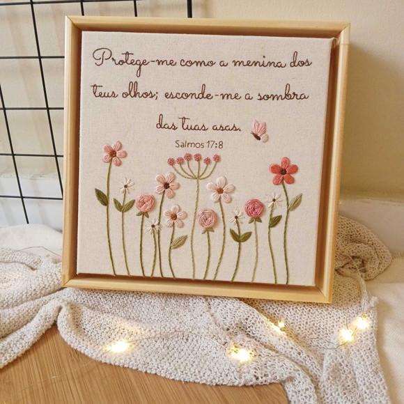Quadro Bordado em Moldura Flutuante- Proteja-me