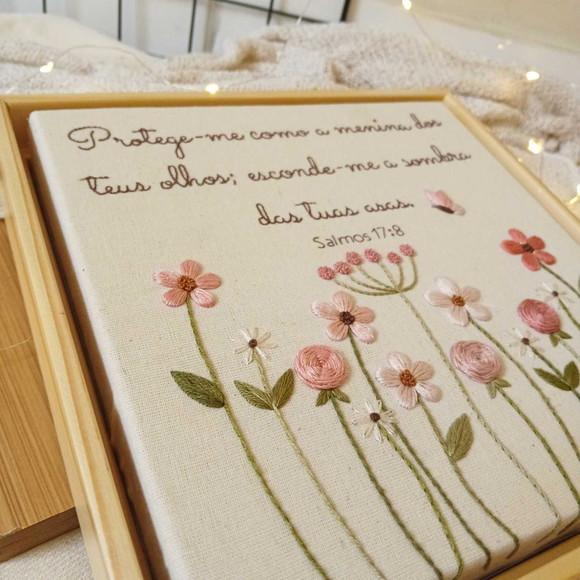 Quadro Bordado em Moldura Flutuante- Proteja-me