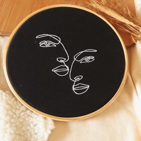 Quadro Bordado Minimalista