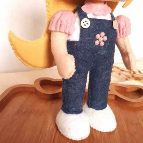 Boneca de Feltro - 25cm