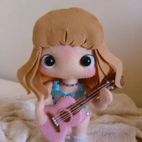 Boneca Taylor Swift - Versão 2