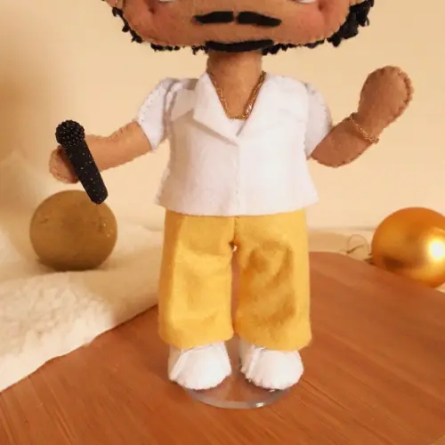 Boneco Bruno Mars - Look The Twon