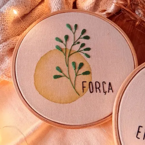 Dupla de Frases- Força e Empatia- Quadro Bordado