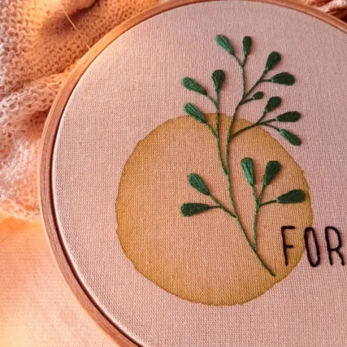 Dupla de Frases- Força e Empatia- Quadro Bordado