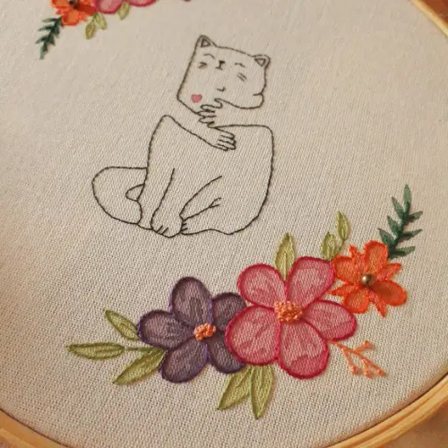 Quadro Bordado - Gatinho