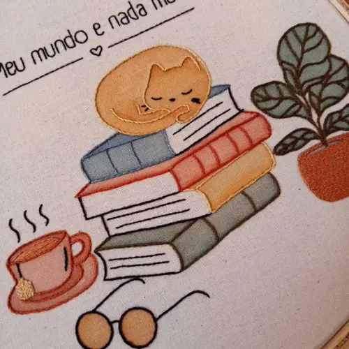 Quadro Bordado - Meu Mundo e Nada Mais