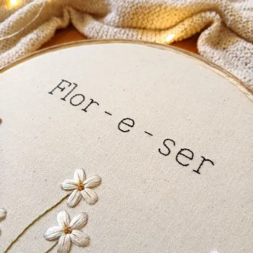 Quadro Bordado flor-e-ser
