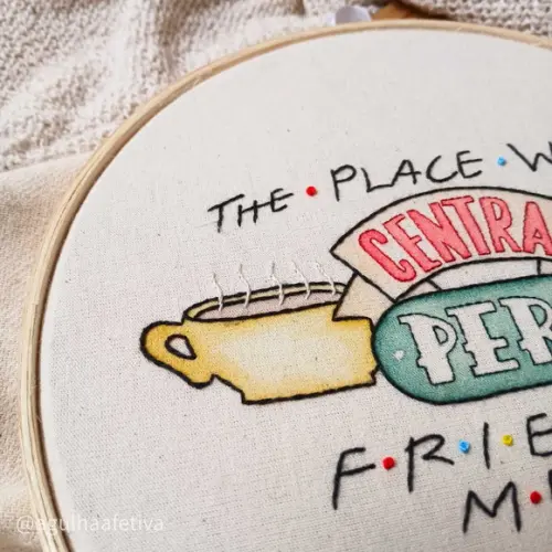 Quadro Bordado Central Perk - Friends