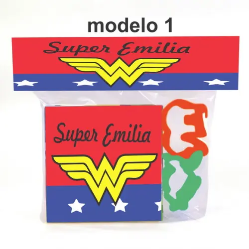 Massinha e 2 Cortador-mulher Maravilha