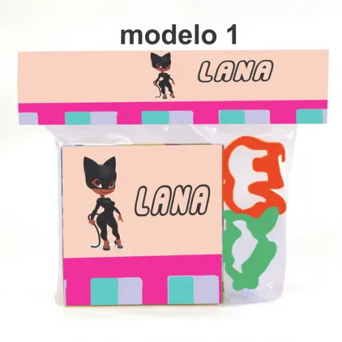 Massinha e 2 Cortador-mulher Gato