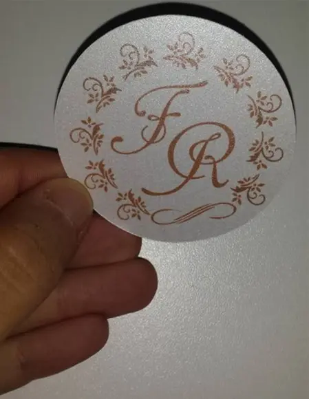 Tag redonda com cordão#1
