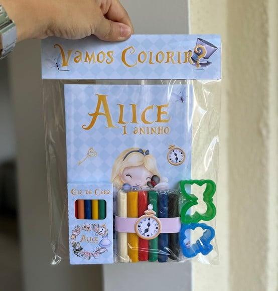 Kit Massinha e Livro de Colorir Alice no Pais das Maravilhas