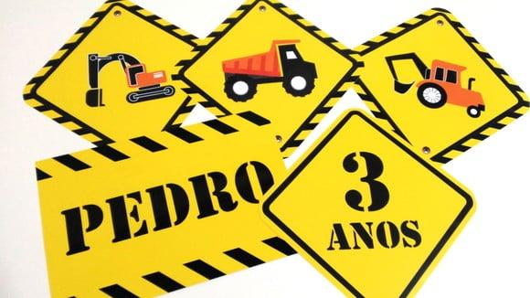 10 Placas Construção (brinde 15 Apliques 5 Cm)