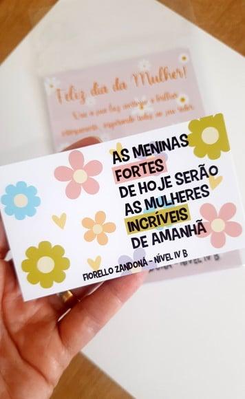 Cartão Dia da Mulher para Meninas