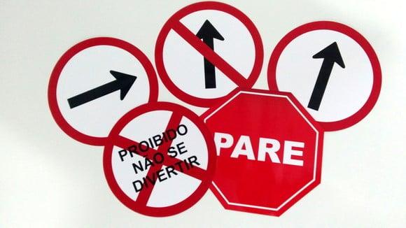 Frete Grátis: Placas Decorativas - Trânsito