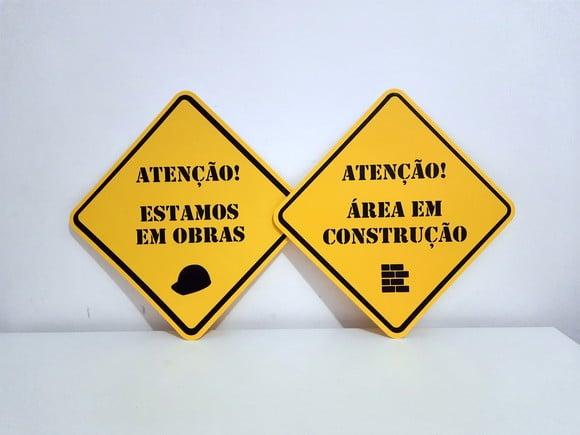Placa Decorativa 38 cm - Construção Scrap