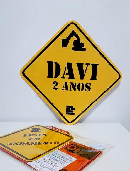 Placa Decorativa 38 cm - Construção Scrap