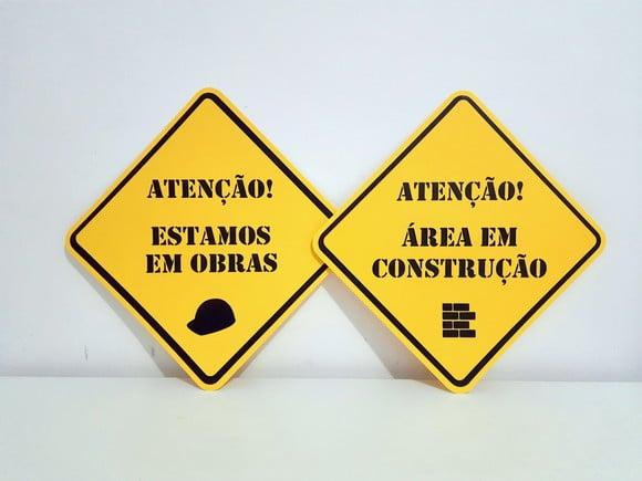 Placa Decorativa 38 cm - Construção Scrap