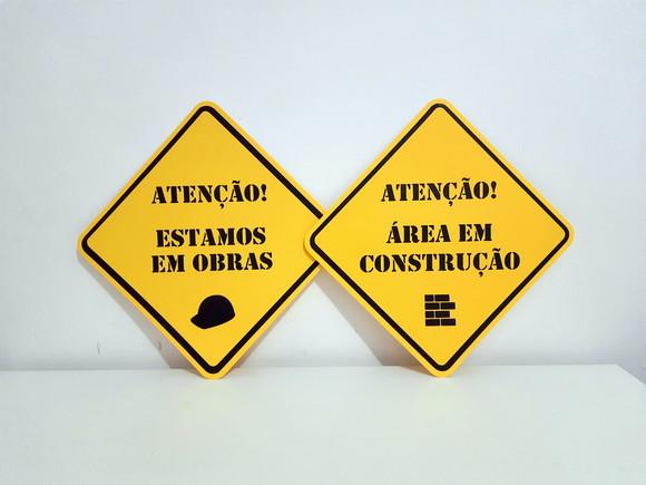 Placa Decorativa 38 cm - Construção Scrap