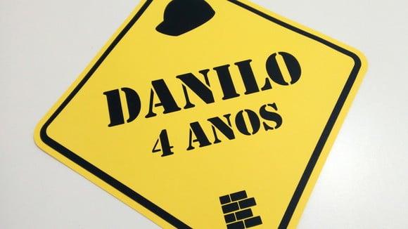 Placa Decorativa 38 cm - Construção Scrap