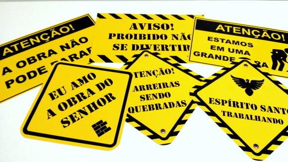 Placas Decorativas - Igreja / Obras
