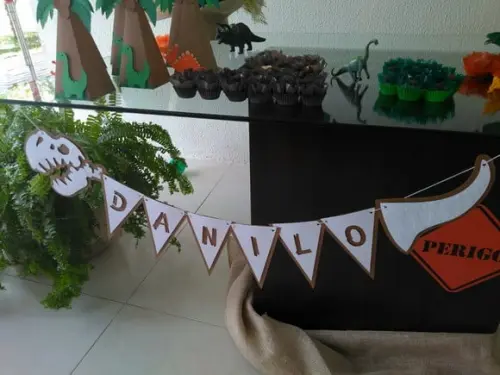 Bandeirola Dinossauro