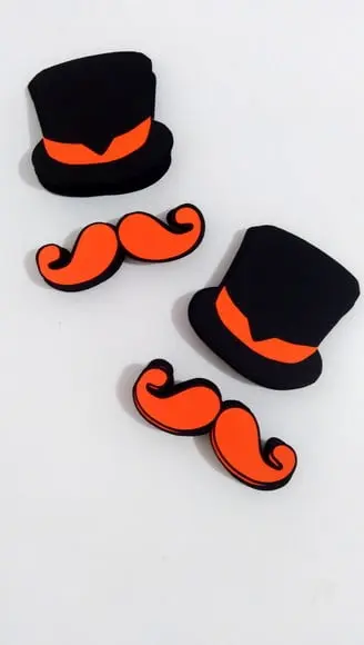 Bigode e Chapéu