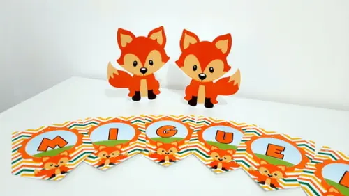 Kit Bandeirola e Display - Raposinha