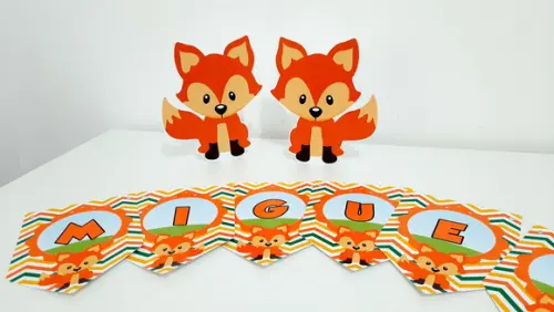 Kit Bandeirola e Display - Raposinha