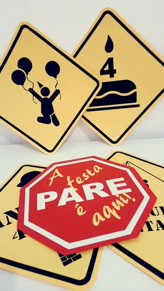 Placa Decorativa - Construção Scrap