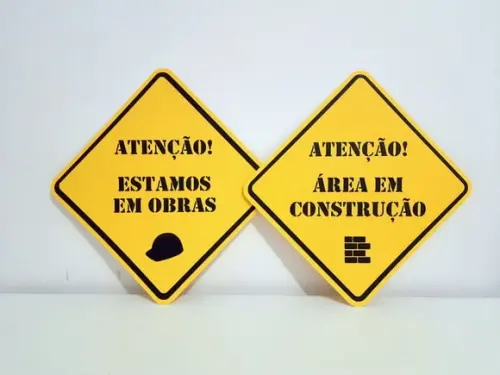 Placa Decorativa 38 cm - Construção Scrap