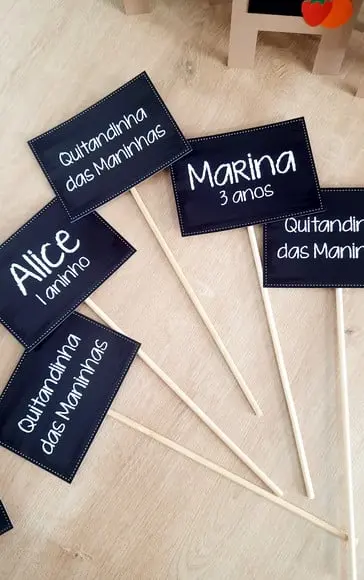 Topper Placa de Feira Quitandinha para Centro de Mesa