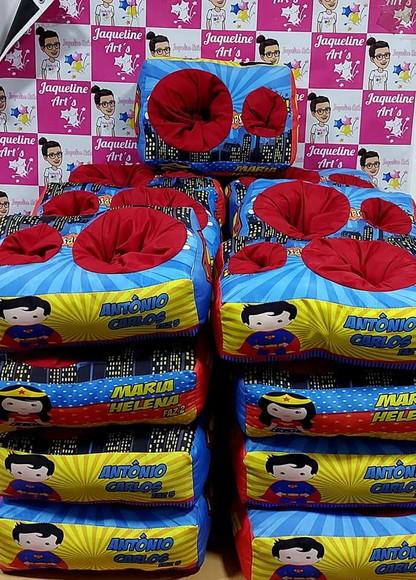 Kit Cinema Mulher Maravilha e Superman