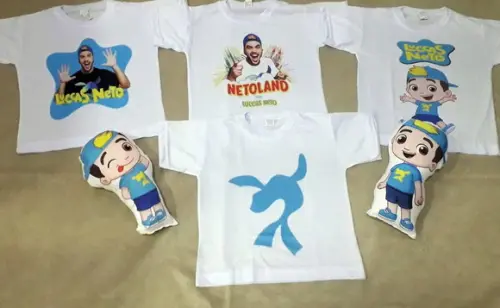 1 camisa infantil branca + 1 almofada