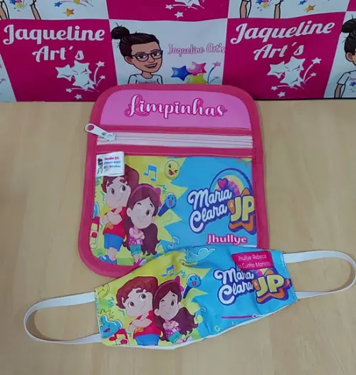 Porta máscara + mais uma máscara