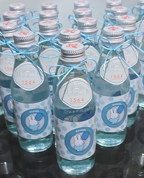 Água Mineral Italiana Acqua Panna Personalizada