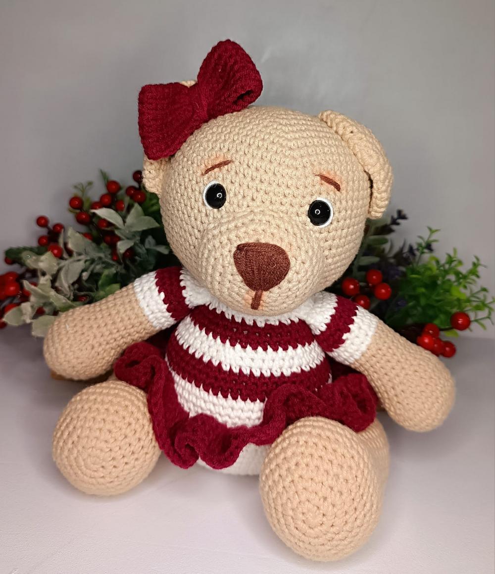 Ursa com vestido