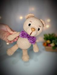 Mini urso com gravata
