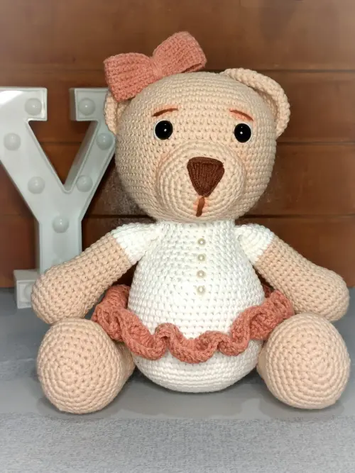 Ursa com vestido