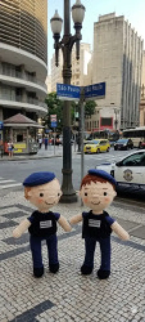 Boneco policial