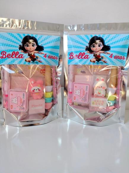 Kit Papelaria Fofa Saquinho com 6 Itens Mulher Maravilha